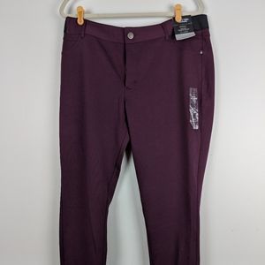 NWT Simply Vera Vera Wang Wine Slim Ponte Pants